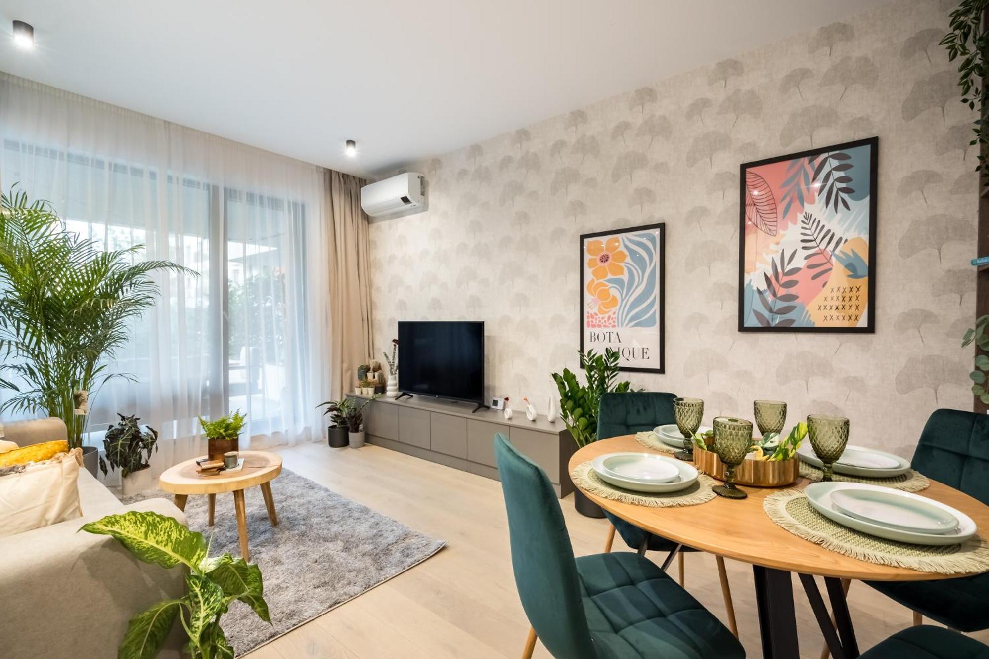 Botanlque 1br In Business Centre