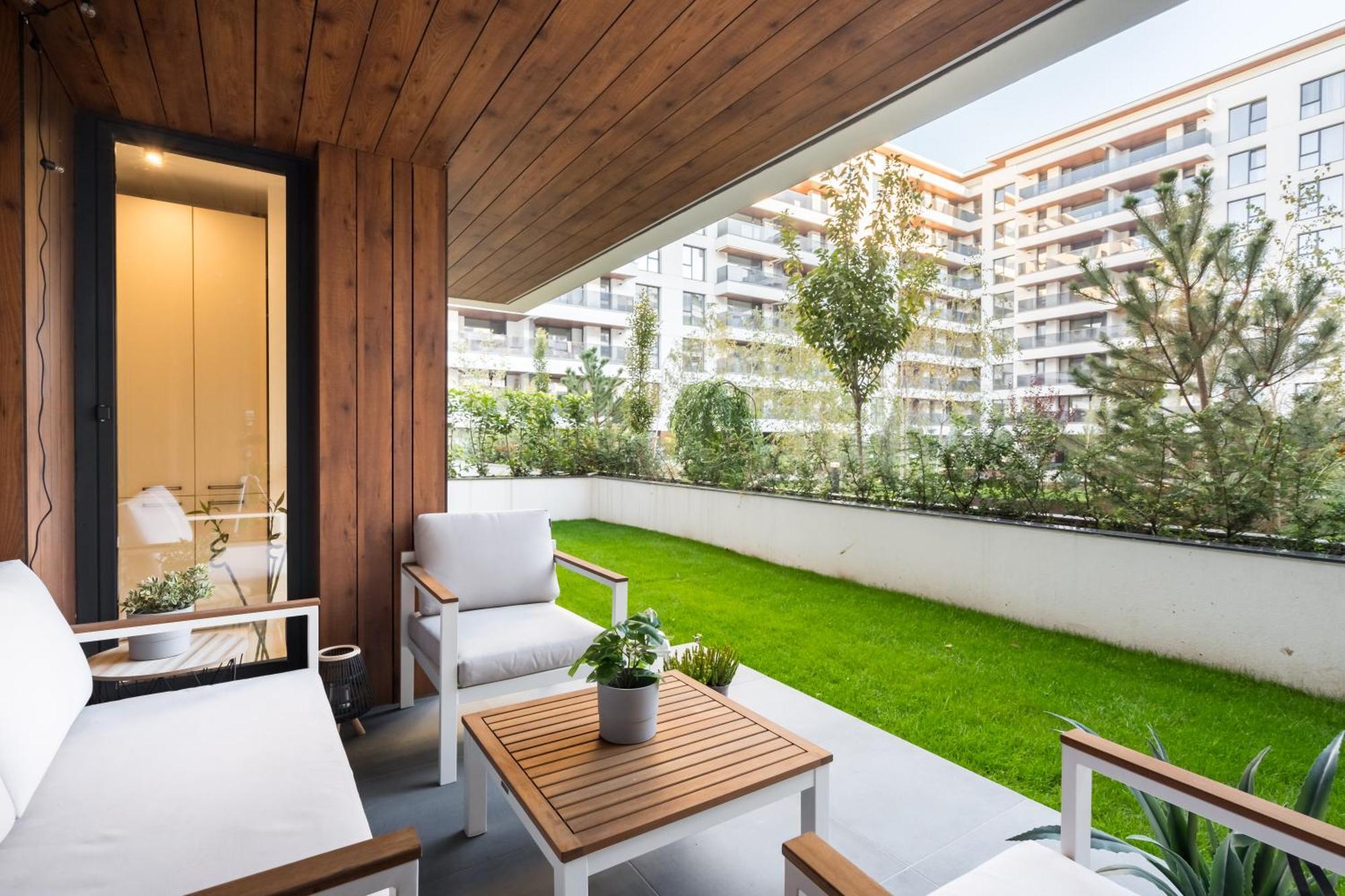Botanlque 1br In Business Centre *