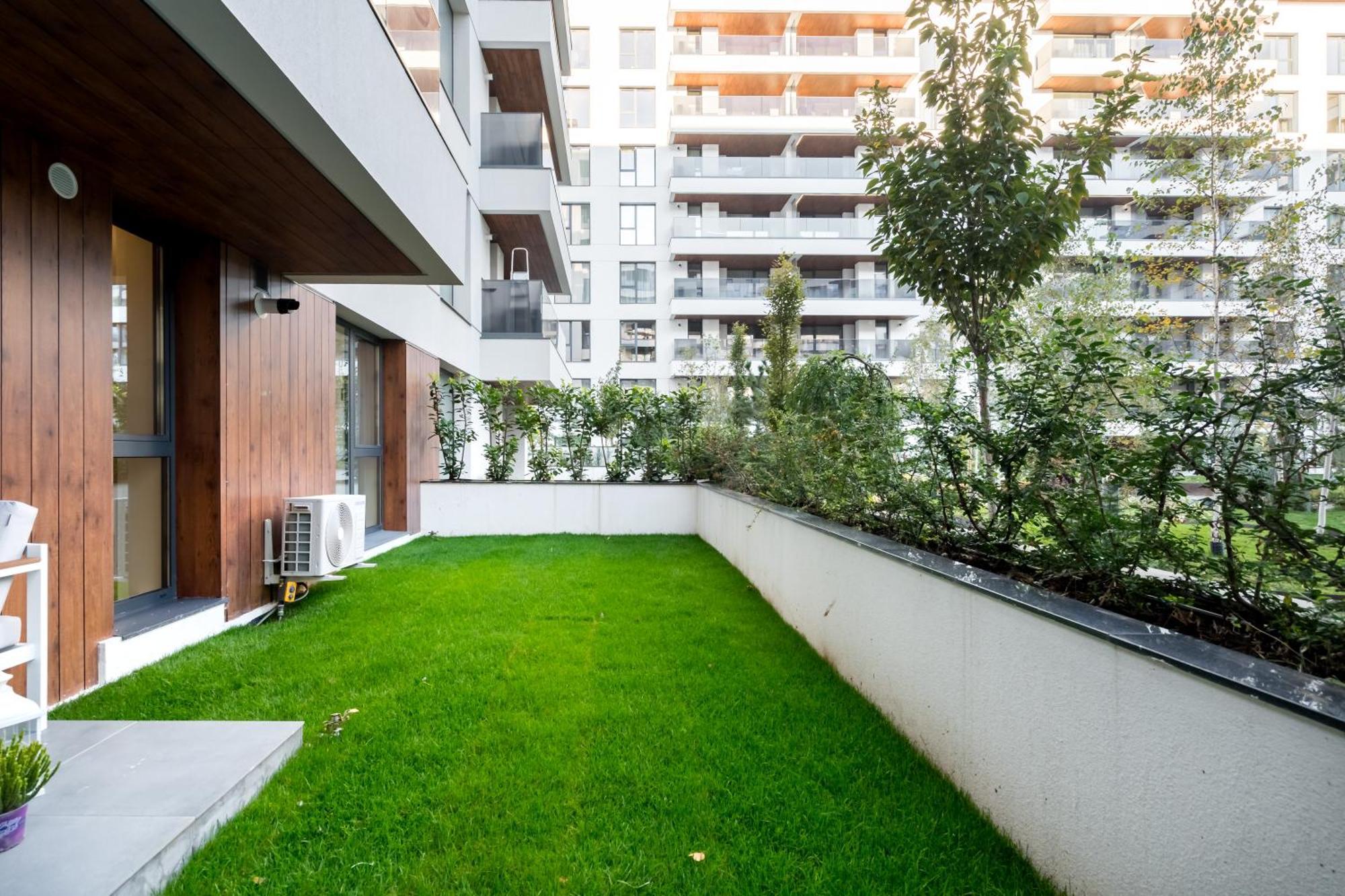 Apartment Botanlque 1br In Business Centre *